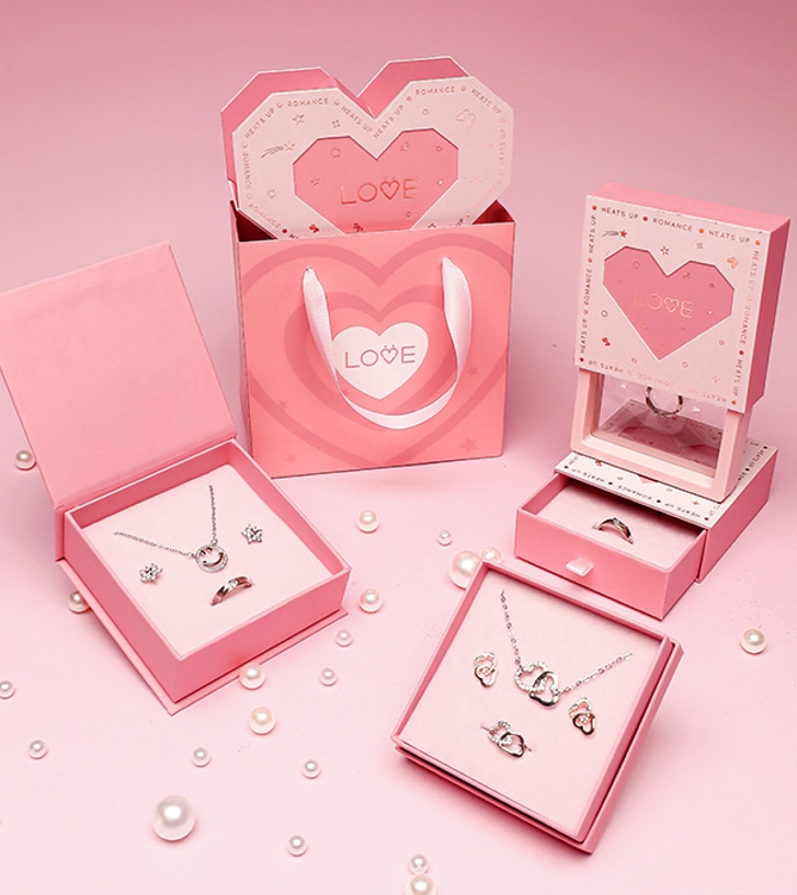 Luxury Heart Design Jewelry Gift Box for Rings, Necklaces and Earrings