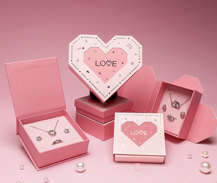 Luxury Heart Design Jewelry Gift Box for Rings, Necklaces and Earrings