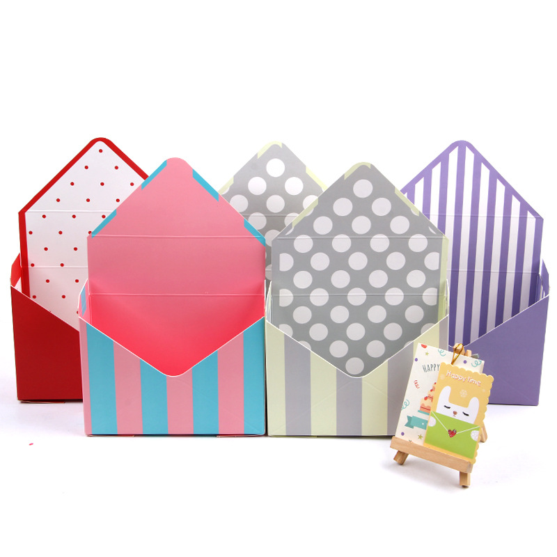Envelope Flower Box with Patterned Lining, Luxury Floral Packaging Wholesale